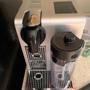 Nespresso Latissima Pro